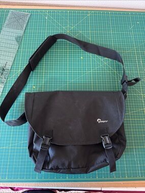 Lowepro Black Messenger Bag. Never used — Durable Everyday Camera & Tech Carry